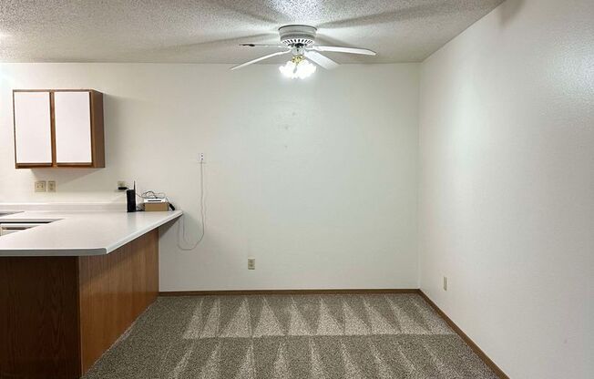 2 beds, 2 baths, $1,075, Unit 1704-205