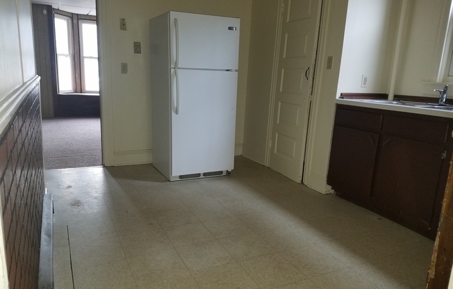 2 beds, 1 bath, $995