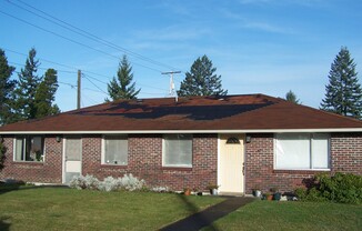 Very nice 1 bedroom duplex unit in Tacoma!!