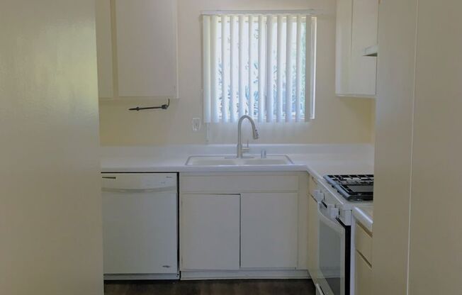 518 E. CYPRESS