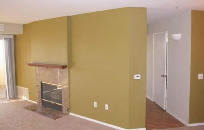 Beautiful 3-Bedroom Ground-Level Condo with Private Patio & Sunset Views!