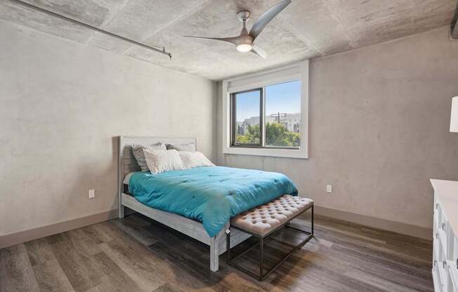 Bedroom With Ceiling Fan at The Mansfield at Miracle Mile, Los Angeles