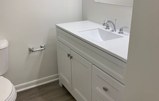 2 beds, 1 bath, 925 sqft, $1,275, Unit 34