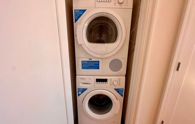 Studio, 1 bath, 354 sqft, $1,900, Unit 101