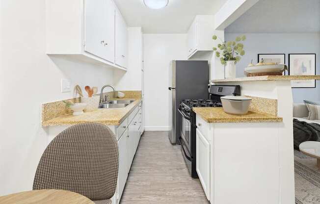 Roscoe Terrace Apartment Homes