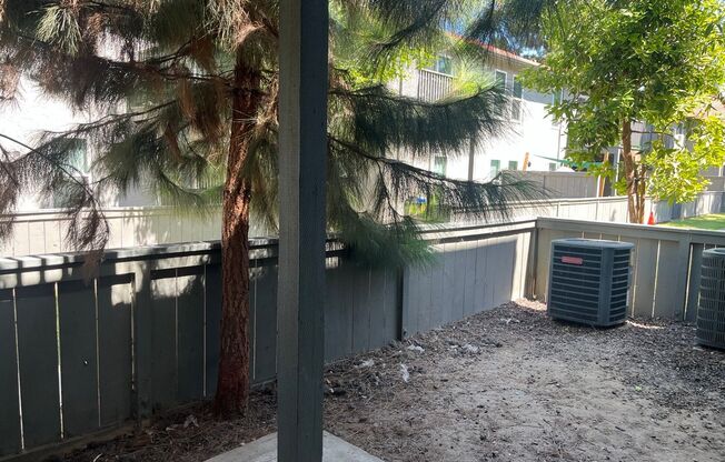 2 beds, 1 bath, 875 sqft, $2,760, Unit 597