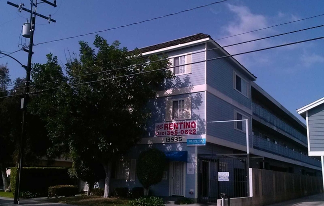 13935 Kornblum Avenue apt #12
