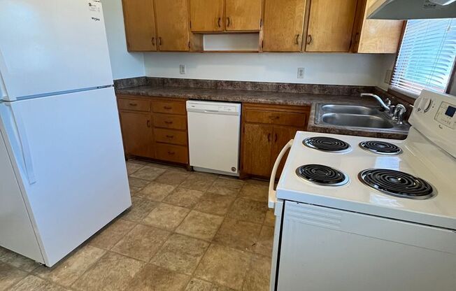 2 beds, 1 bath, 903 sqft, $1,240, Unit G-4