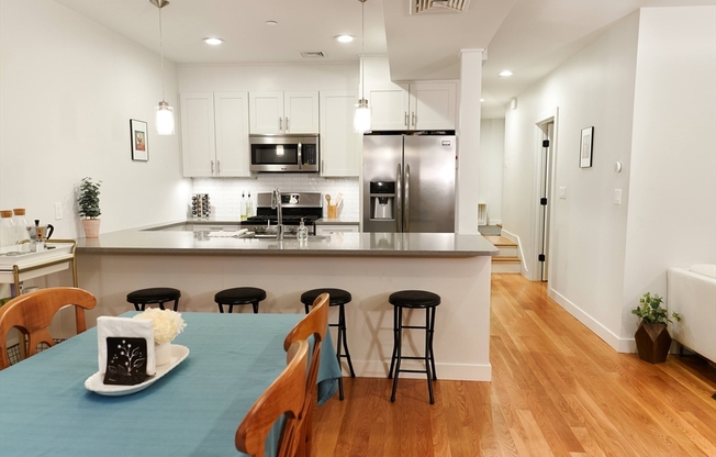 21 23 BAY
