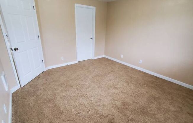 2 beds, 1 bath, 1,000 sqft, $1,200, Unit 102