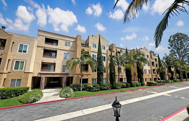 Beautiful 2B/2BA Condo in UTC!