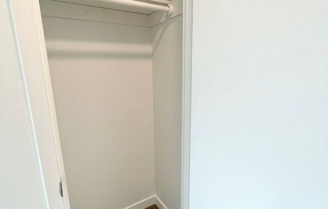 Studio, 1 bath, 370 sqft, $1,450, Unit 207