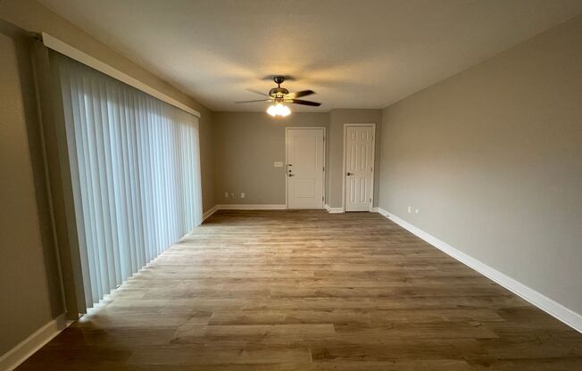 1 bed, 1 bath, 700 sqft, $1,325, Unit 5926100