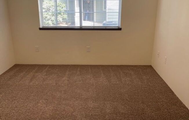 2 beds, 2 baths, 1,027 sqft, $1,450, Unit 39