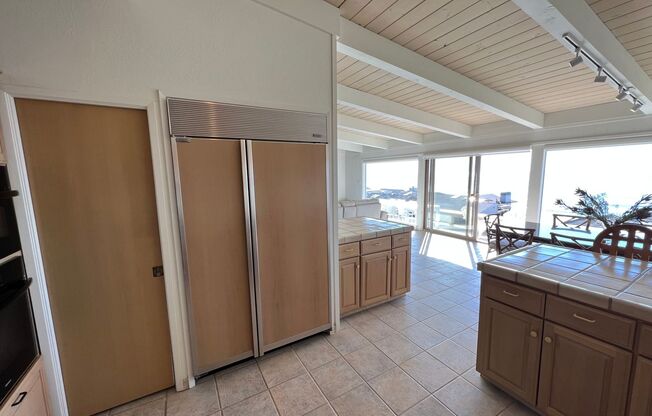 3 beds, 3 baths, 3,104 sqft, $9,995, Unit 1034 Via Malibu