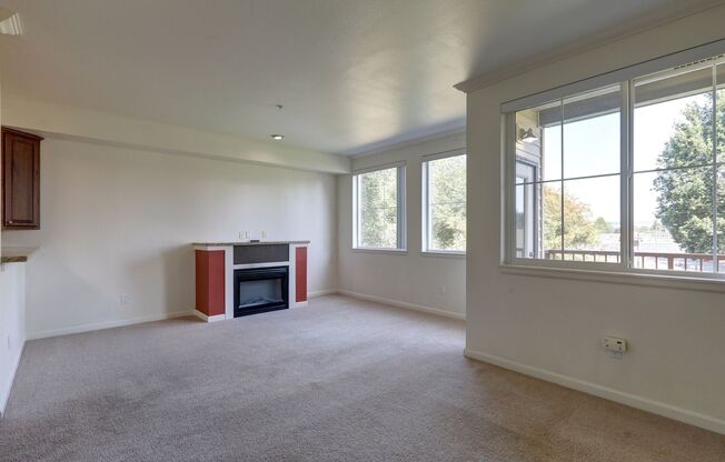 Perfect Downtown Location for Renton Studio!