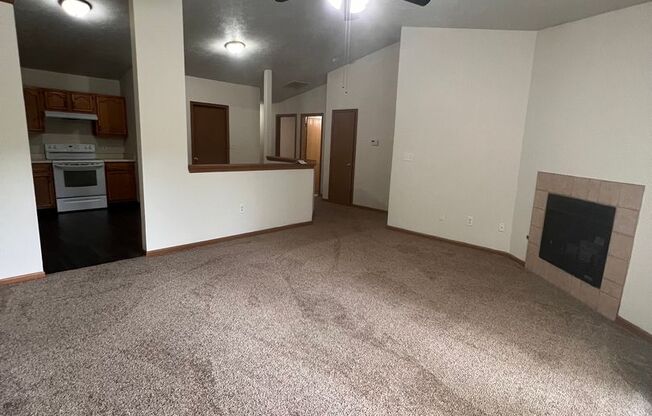 3521/3523 E Thornhill Circle