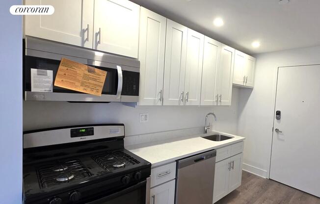 1 bed, 1 bath, $5,500, Unit 10I