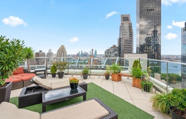 250 E 49 ST