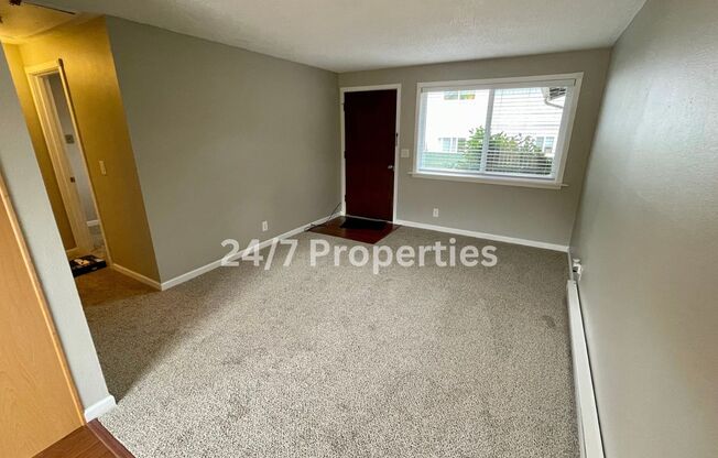 Adorable 1BD I 1BA Apartment Home - Oregon City!