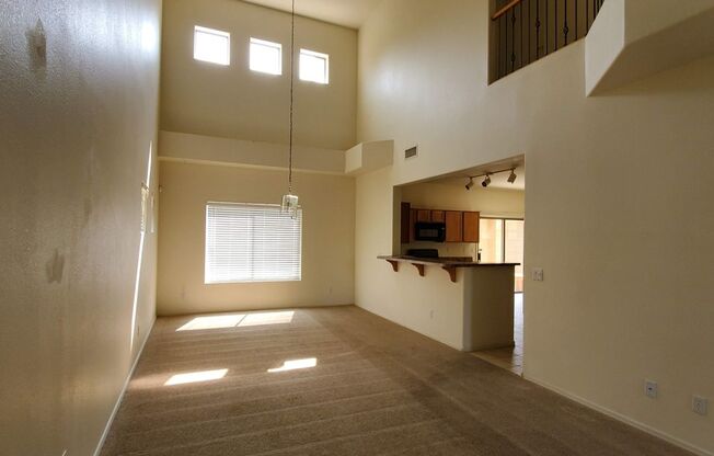 3 Bdrm House in Paradise Valley Village - Priced Right - Super Sharp!!