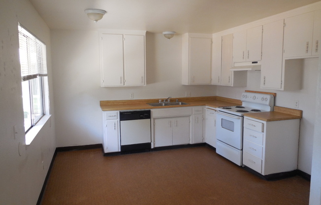 2 beds, 1 bath, 840 sqft, $1,200, Unit 1532