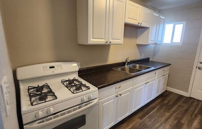 Sun Terrace | 1709 N 25th Place