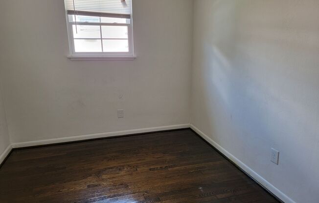 2 beds, 1 bath, $1,350