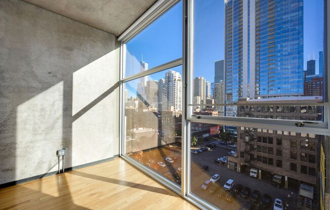 1 bed, 1 bath, $2,300