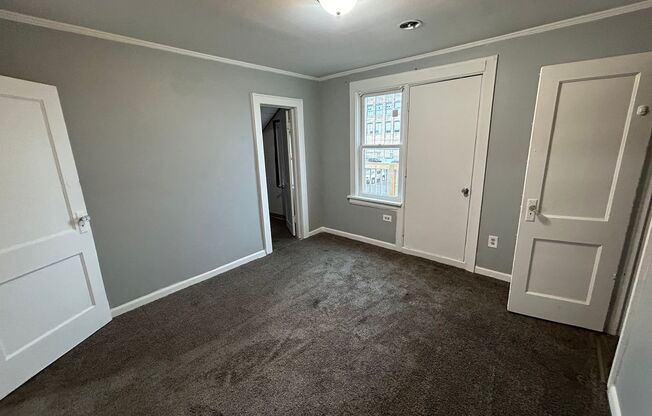 2 beds, 1 bath, 833 sqft, $1,100, Unit 2