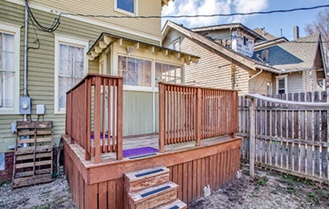 1214 W MAINE