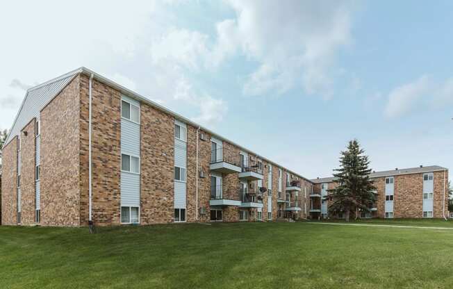 Grand Forks, ND Grandview II Apartments. An exterior of  a brick apartment building