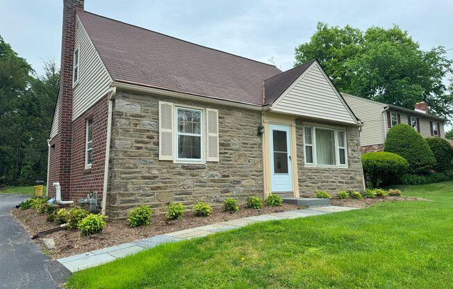 Renovated home, central air, stainless appliances, Radnor SD, Walk to Villanova, small dogs ok...this is a must see!