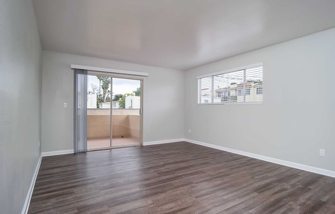 Carpeted Lounge Area at Los Robles Apartments, Pasadena, California