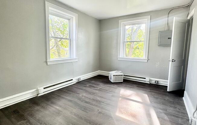 2 beds, 1 bath, $1,195, Unit F-31