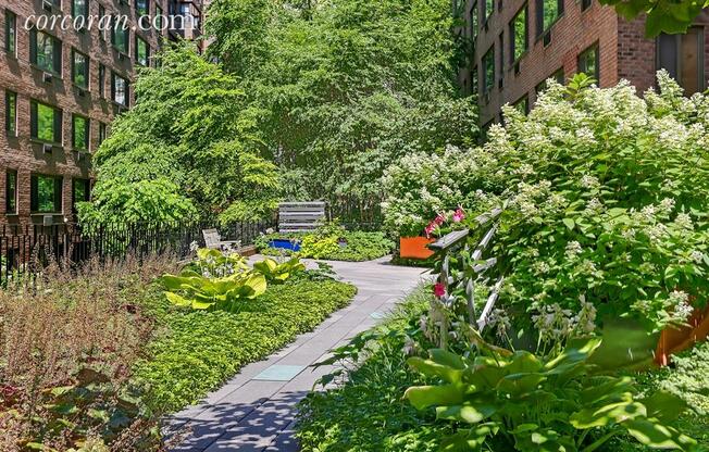 420 E 64 ST