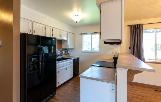 Charming 4-bedroom, 2-bathroom house on the west side of Ft. Collins.