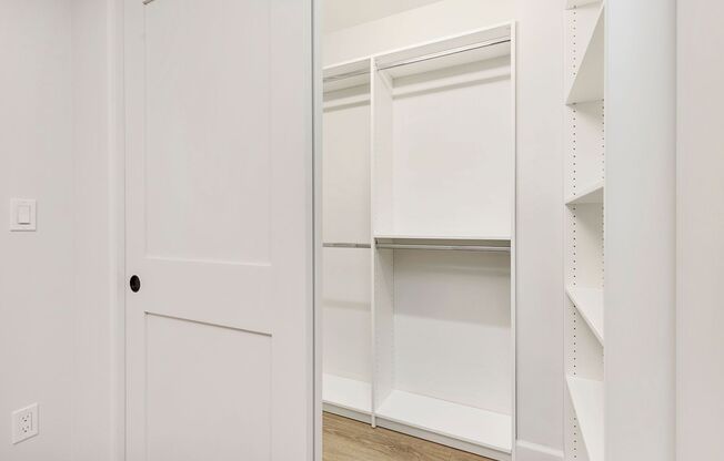 2 beds, 1 bath, 930 sqft, $2,395, Unit 03