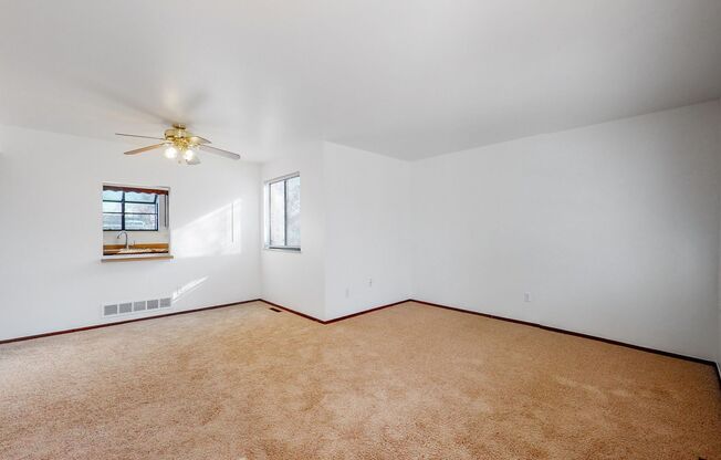 Huge 3 bed/2 bath/2 car attached garage townhome