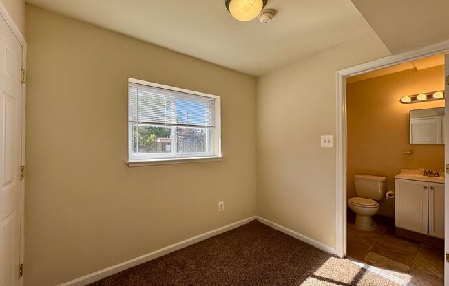 Studio, 1 bath, 377 sqft, $875, Unit 3506-A