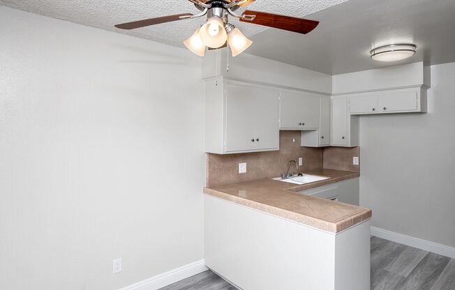 2 beds, 1.8 baths, 900 sqft, $2,450, Unit 14