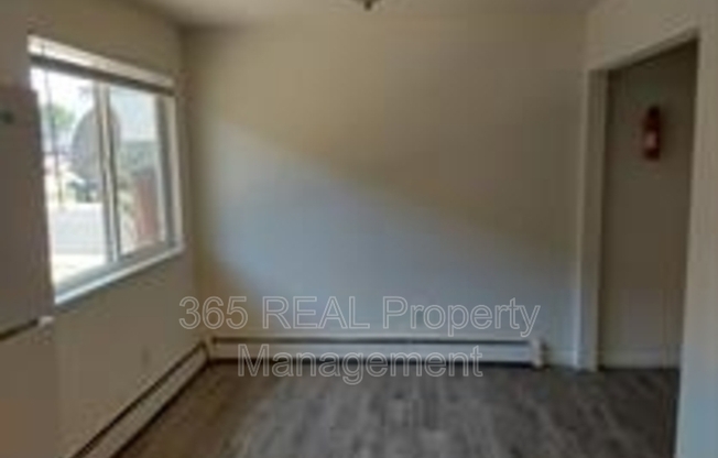706 37 AVE
