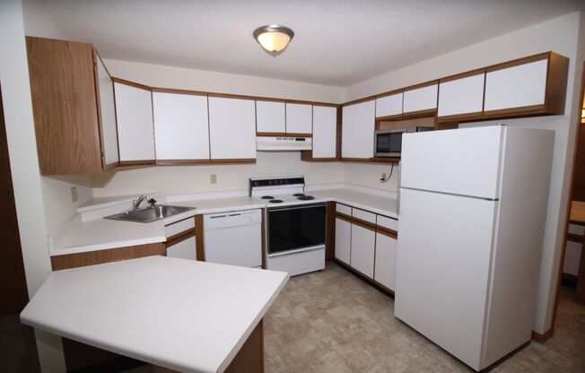 1 bed, 1 bath, 756 sqft, $1,025, Unit B-106
