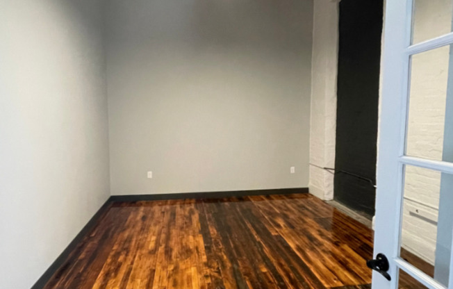 2 beds, 2 baths, 1,300 sqft, $2,375, Unit 600-404
