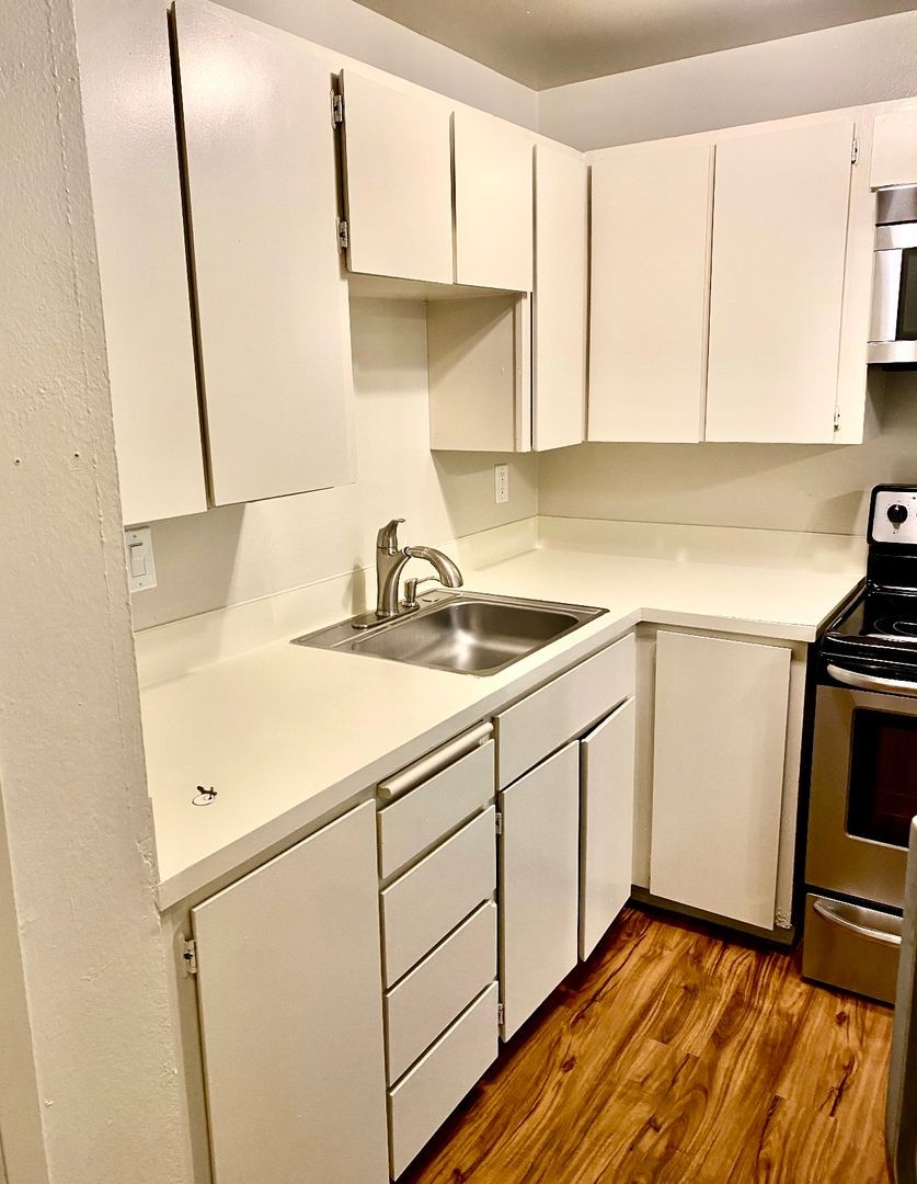 Admirals Apartments