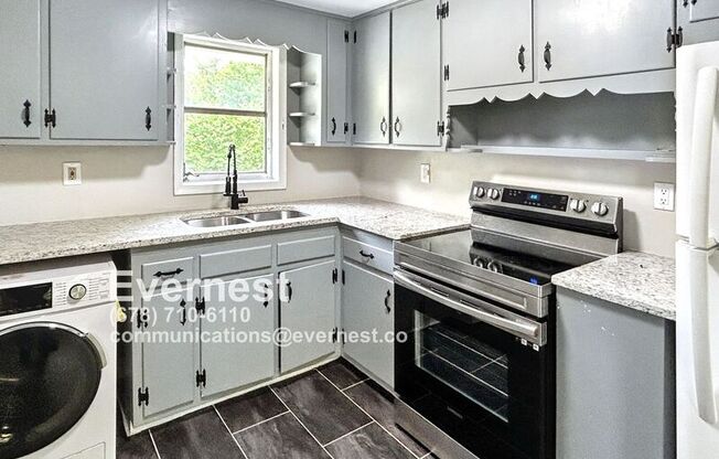 295 STERLING ST SE