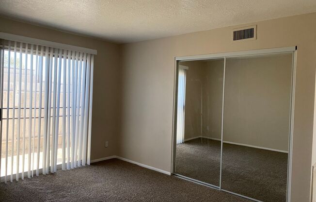 2 beds, 1 bath, 806 sqft, $1,300, Unit 106