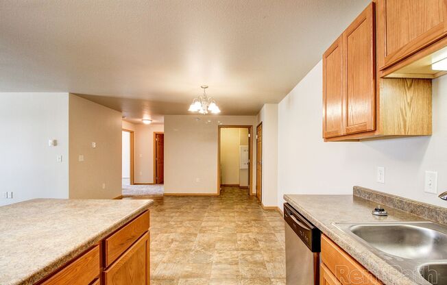 3 beds, 2 baths, 1,342 sqft, $1,365, Unit 2213-308