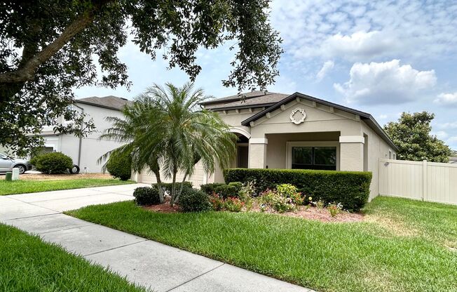 4Bdrm 3Bath Spacious Home located in Misty Ridge!
