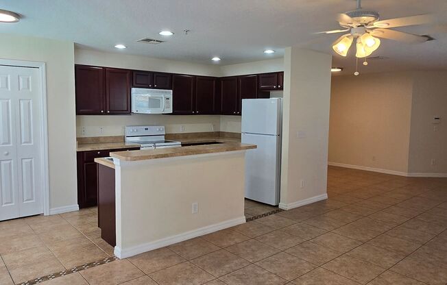 3/2 One Car Garage Town Home in Meadow Woods! Available Now!